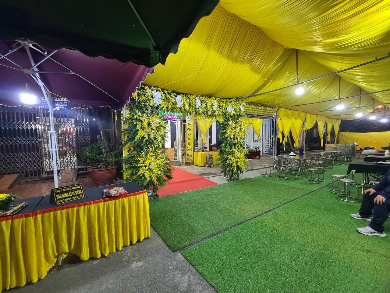 Lợi ích việc thuê phông bạt cho các buổi lễ tang