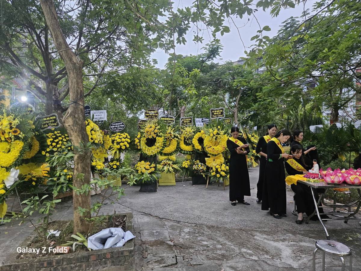 Hướng dẫn chọn trang phục viếng lễ tang phù hợp văn hóa Việt Nam