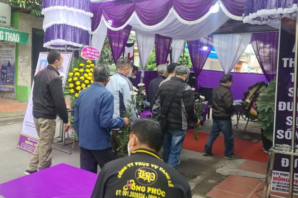 Các nghi thức trong đám tang Công giáo và Phật giáo