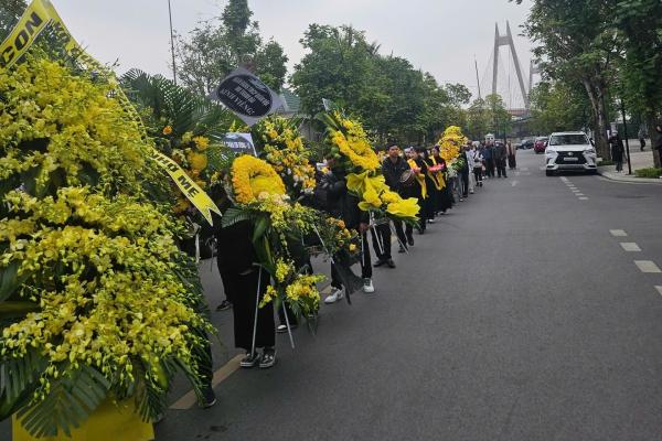 Tầm quan trọng của vòng hoa cho tang lễ Tầm quan trọng của vòng hoa cho tang lễ