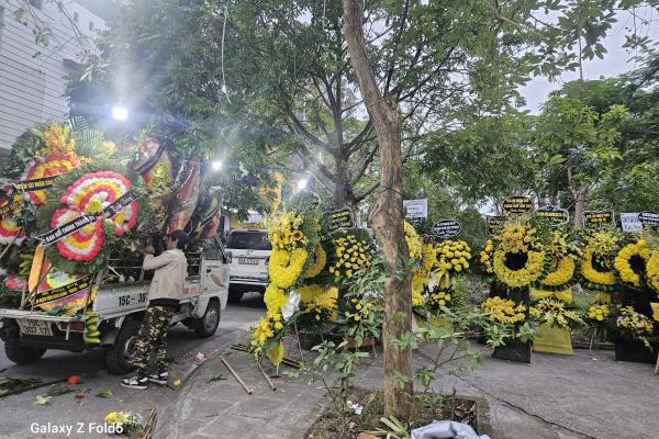 Ý nghĩa của vòng hoa tang lễ và cách lựa chọn phù hợp Ý nghĩa của vòng hoa tang lễ và cách lựa chọn phù hợp