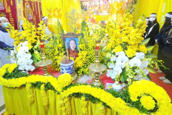 Cách lựa chọn vòng hoa phù hợp với từng mối quan hệ