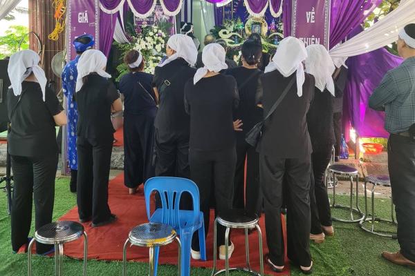 Cách lập kế hoạch tài chính để tổ chức đám tang không bị động